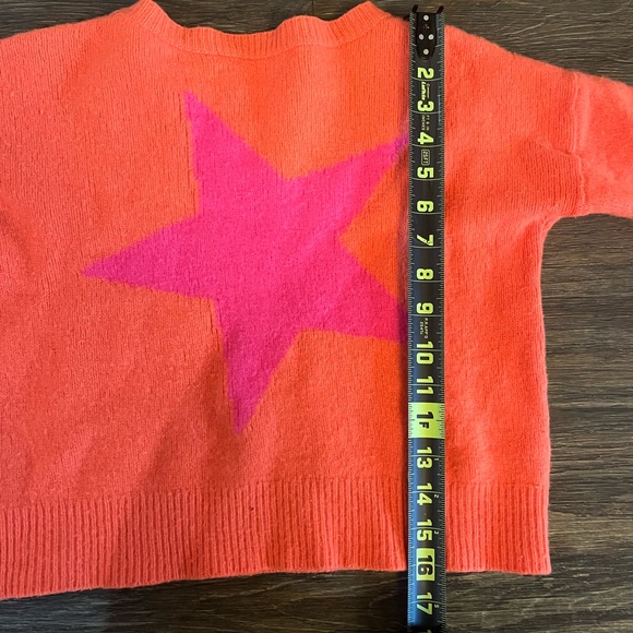 360 Cashmere Vibrant Coral Crew Neck Sweater w/ Pink Star 100% Cashmere - Picture 8 of 8